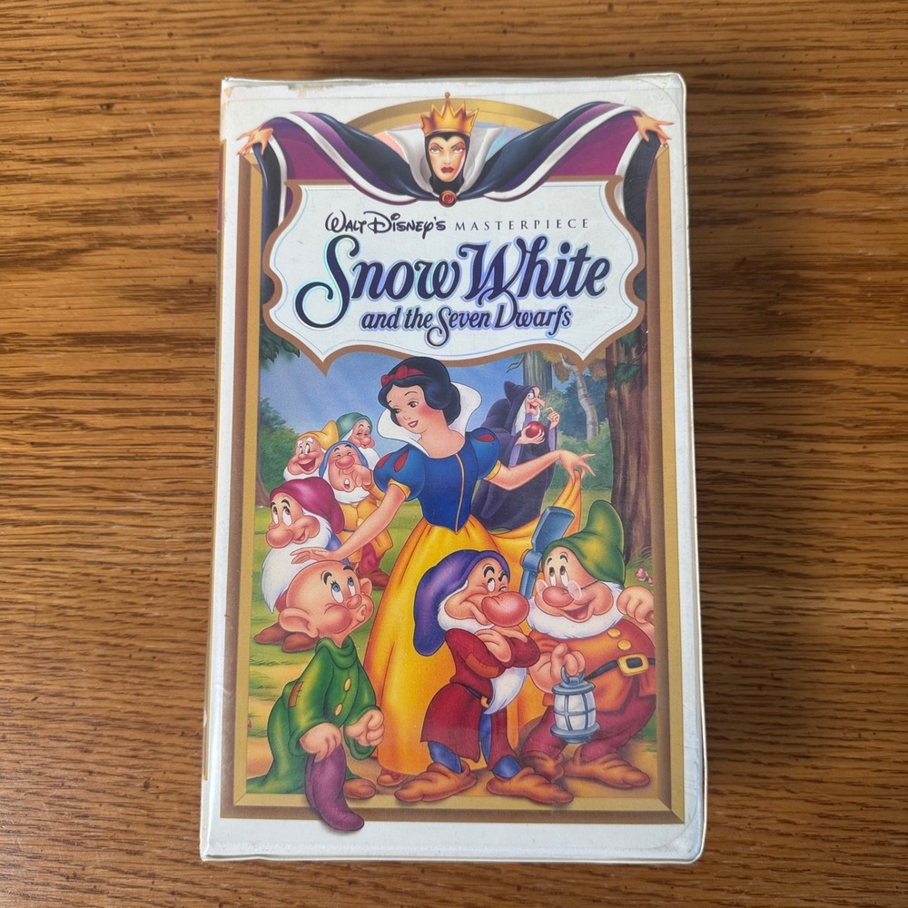 Walt Disney Masterpiece Snow White and the Seven Dwarfs VHS 1524-1 with Inserts